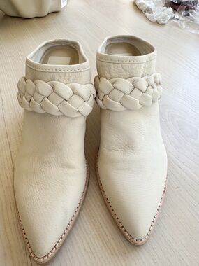 NWOT Dolce Vita braided  Strap Pointed-Toe Women’s Slip-On Mules in Cream